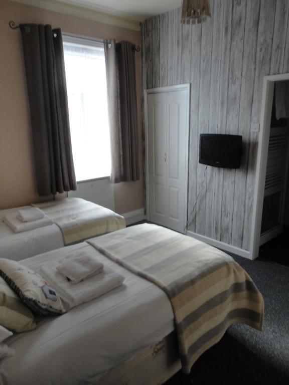 Waves In Bed & Breakfast Bournemouth Ngoại thất bức ảnh
