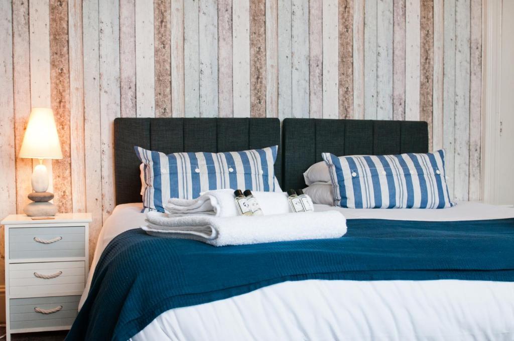 Waves In Bed & Breakfast Bournemouth Phòng bức ảnh